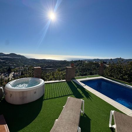 Villa En Frigiliana Con Piscina, Jacuzzi Y Espectaculares Vistas Exterior foto