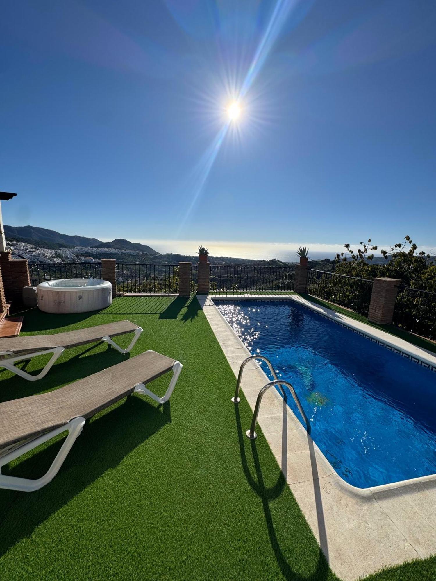 Villa En Frigiliana Con Piscina, Jacuzzi Y Espectaculares Vistas Exterior foto